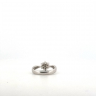 anello in oro bianco con diamanti