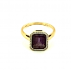 Anillo de oro con amatista y diamantes