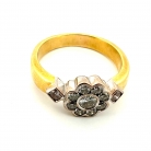 Anillo de oro diseño flor diamantes