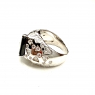 Anello in oro bianco con diamanti