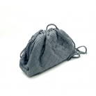 Pouch Bottega Veneta a tracolla