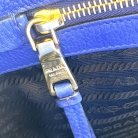 Borsa a tracolla Prada Klein blu