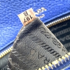 Borsa a tracolla Prada Klein blu