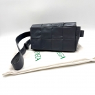 Belt Bag Bottega Veneta en piel de becerro gris