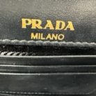 Bolso bandolera Prada de piel negro