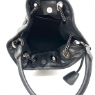Bolso Christian Dior tote de cuero con dije de candado
