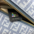 Borsa Fendi stile baulino