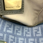 Borsa Fendi stile baulino