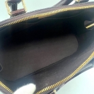Bolso Louis Vuitton Alma PM en charol color amaranto