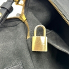 Bolso Louis Vuitton en piel negra
