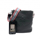Bolso Prada tipo bucket en cuero negro con logotipo grabado