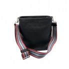 Bolso Prada tipo bucket en cuero negro con logotipo grabado