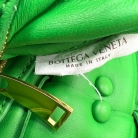 Bottega Veneta Cassette Chain Bag en cuero verde