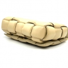 Bottega Veneta Chain Cassette in pelle imbottita beige