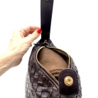 Bottega Veneta marrón de mano
