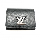 CARTERA COMPACTA TWIST EN PIEL NEGRA EPI CON CHIP
