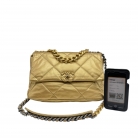 Chanel 19 in pelle dorata
