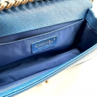 Chanel Boy pelle blu