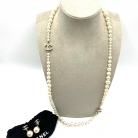 chanel CC collar