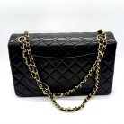 Chanel Classic Flap in pelle di agnello mongolo nero