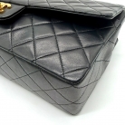 Chanel Classic Flap in pelle di agnello mongolo nero