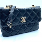 Chanel pelle nera