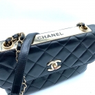 Chanel pelle nera