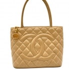 Chanel medaillon