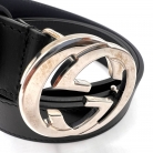 Cintura Gucci pelle nera fibbia metalo colore argento interlocking