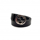 Cintura Gucci pelle nera fibbia metalo colore argento interlocking