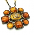Collana Chanel con pietre in stile ambra