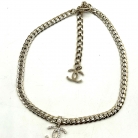 Collar Chanel en metal plateado