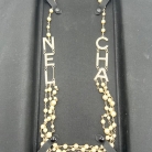 Collar Chanel letras con brillantes y perlas