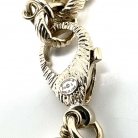 Collar Chanel letras con brillantes y perlas