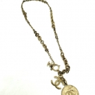 collana Chanel con medaglioni