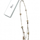 collana Dior con motivo a rose