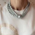 Collar gargantilla de perlas azules Miu Miu