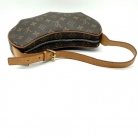Monogramma Croissant PM Louis Vuitton