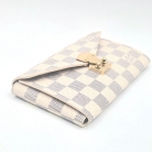 Exclusivo set Louis Vuitton para labios y ojos