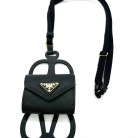 funda airpod prada