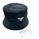 Cappello di tela nera Prada
