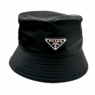 Cappello di tela nera Prada