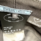 Cappello di tela nera Prada