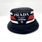 Gorro lluvia Prada