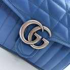Gucci Marmont Top Handle in pelle blu con finiture argentate