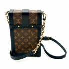 Louis Vuitton Pochette Trunk Verticale reserva