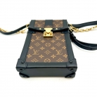 Louis Vuitton Pochette Trunk Verticale reserva