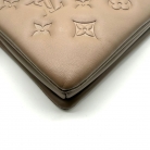 Louis Vuitton Coussin in pelle beige Monogram imbottita