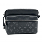 Louis Vuitton Discovery Messenger