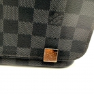 Louis Vuitton District PM